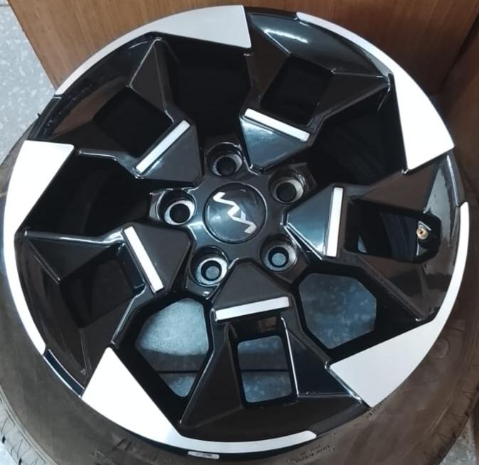 After - Restored Dual Tone Wheel